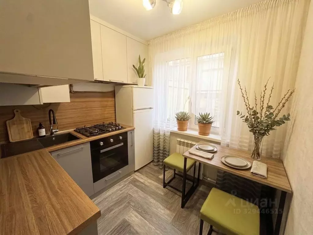 2-к кв. Крым, Ялта ул. Спендиарова, 6 (50.0 м) - Фото 2