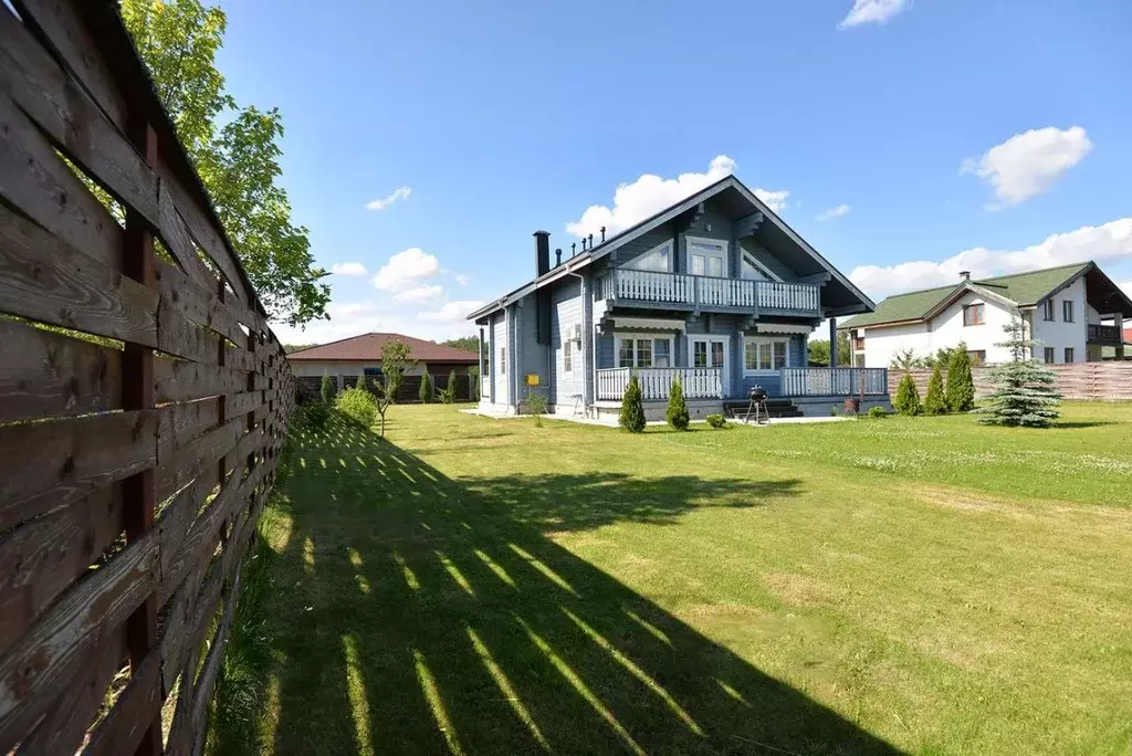 Дом в Москва Никольские Озера кп, ул. Озерная, 236 (300 м) - Фото 1