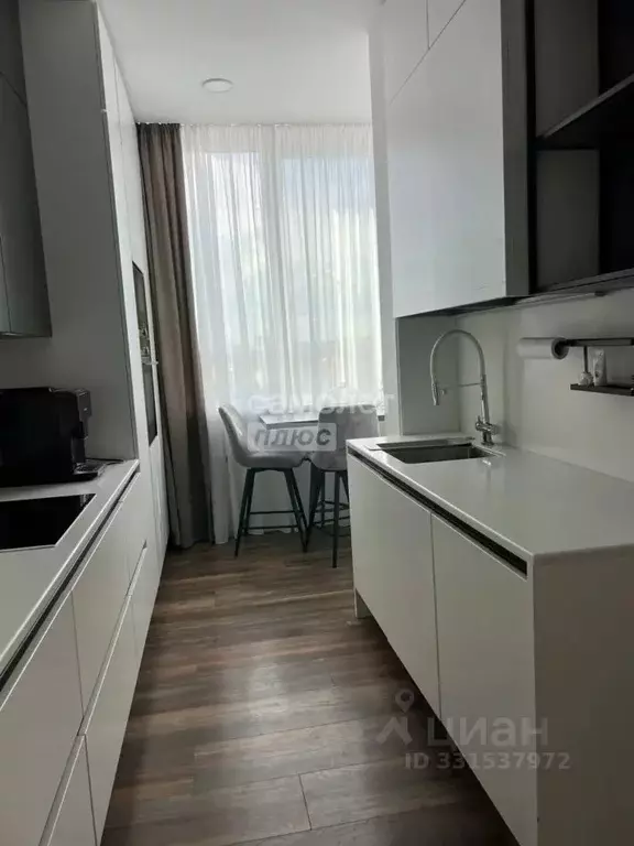 4-к кв. Тюменская область, Тюмень ул. Газовиков, 73 (120.0 м) - Фото 1