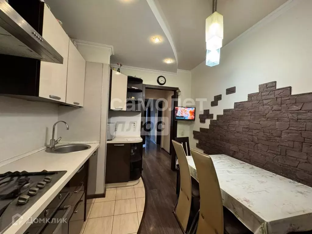 Продаётся 4-к квартира, 70 м - Фото 1