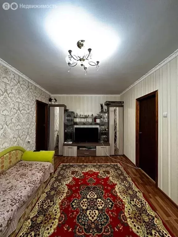 4-комнатная квартира: Белгород, улица Костюкова, 23 (61 м) - Фото 0