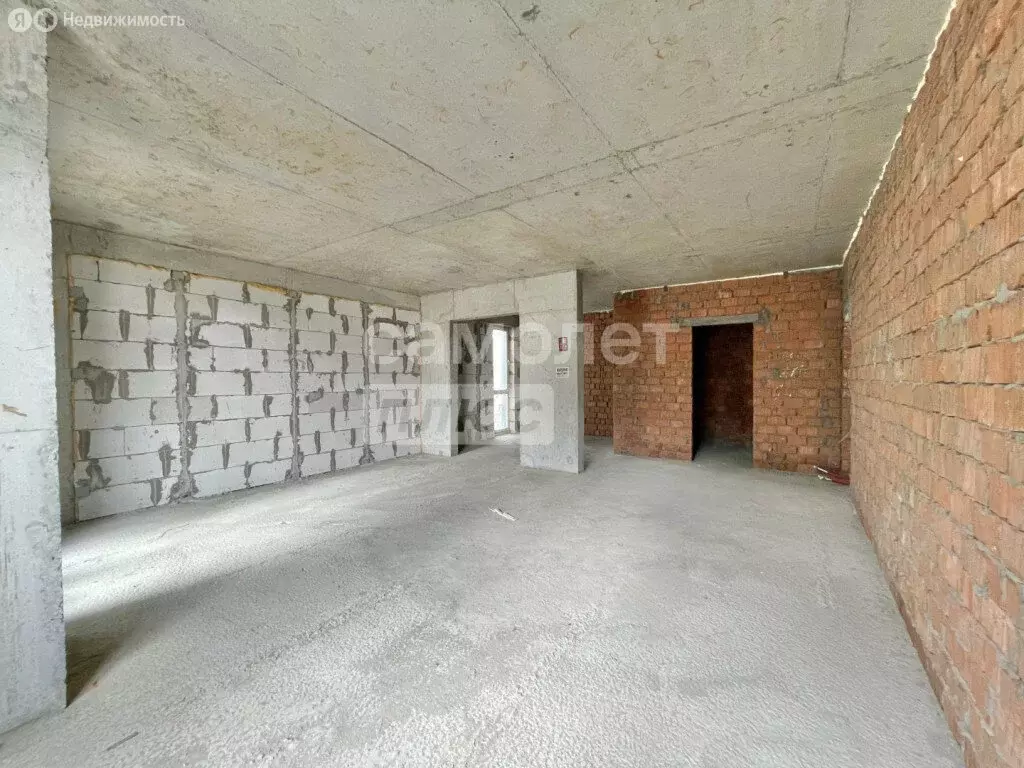 2-комнатная квартира: Каспийск, улица Магомедали Магомеджановa, 18к1 ... - Фото 1