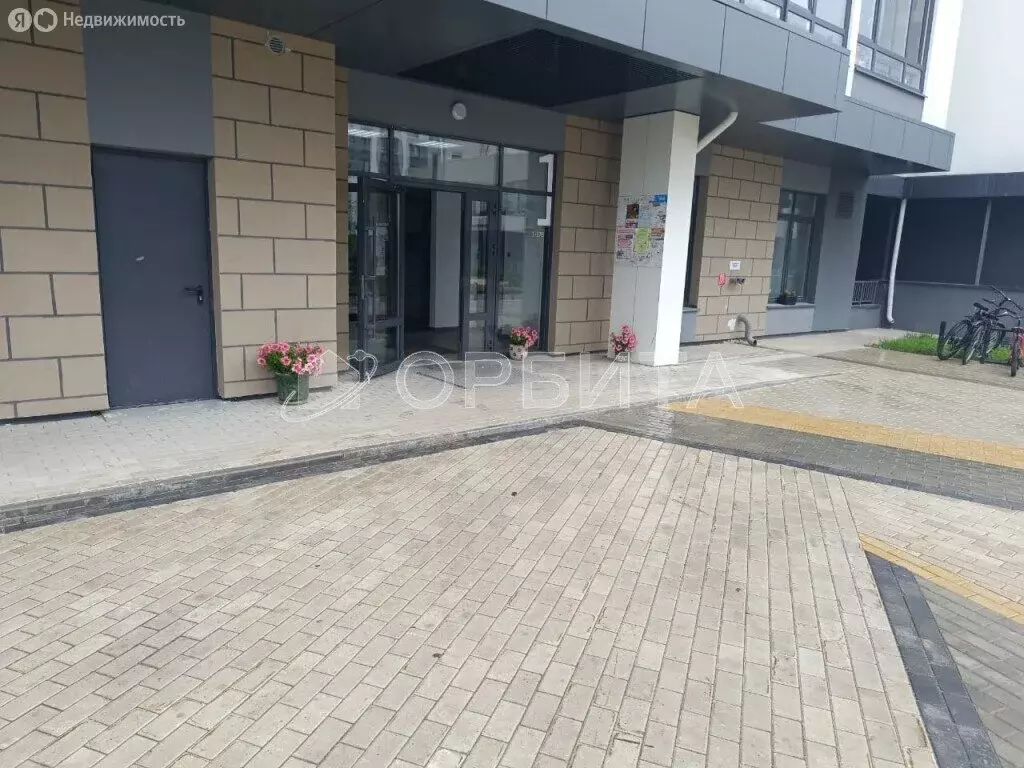 3-комнатная квартира: Тюмень, улица Фармана Салманова, 26 (75 м) - Фото 1