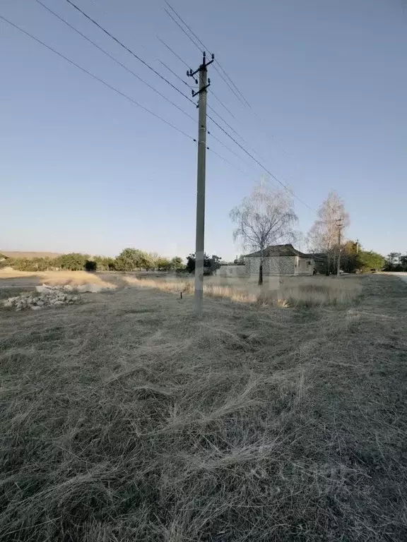 Участок в Крым, Белогорский район, с. Васильевка ул. Объездная, 25 ... - Фото 0