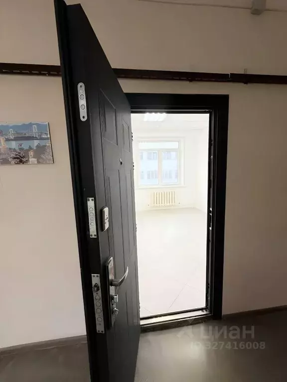 Помещение свободного назначения в Красноярский край, Зеленогорск ул. ... - Фото 1