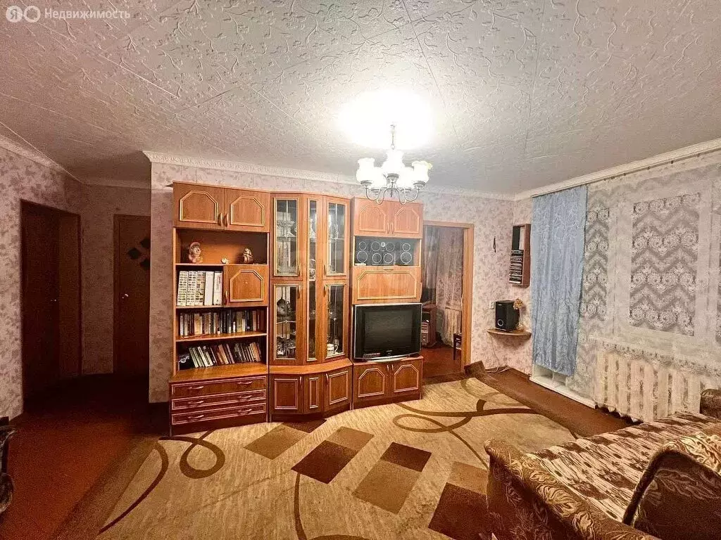 3-комнатная квартира: Волхов, Молодёжная улица, 21Б (57 м) - Фото 0