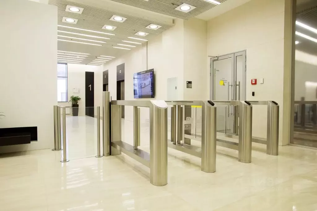 Офис в Москва ул. Двинцев, 12к1А (1384 м) - Фото 2