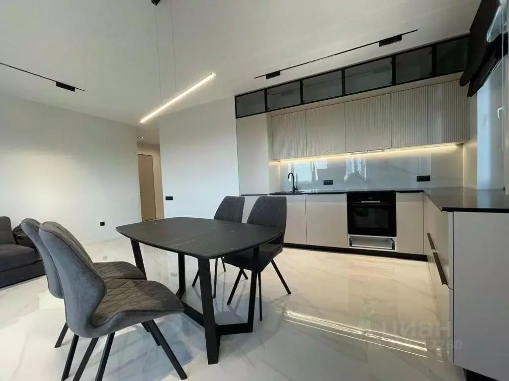 2-к кв. Татарстан, Казань ул. Оренбургский Тракт, 8Д (60.0 м) - Фото 1