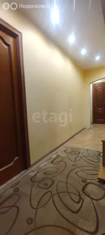 3-комнатная квартира: Усинск, улица 60 лет Октября, 5 (65.3 м) - Фото 2