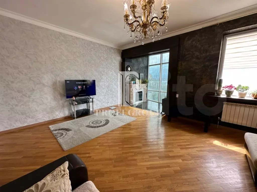 2-к. квартира, 100 м, 4/10 эт. - Фото 0