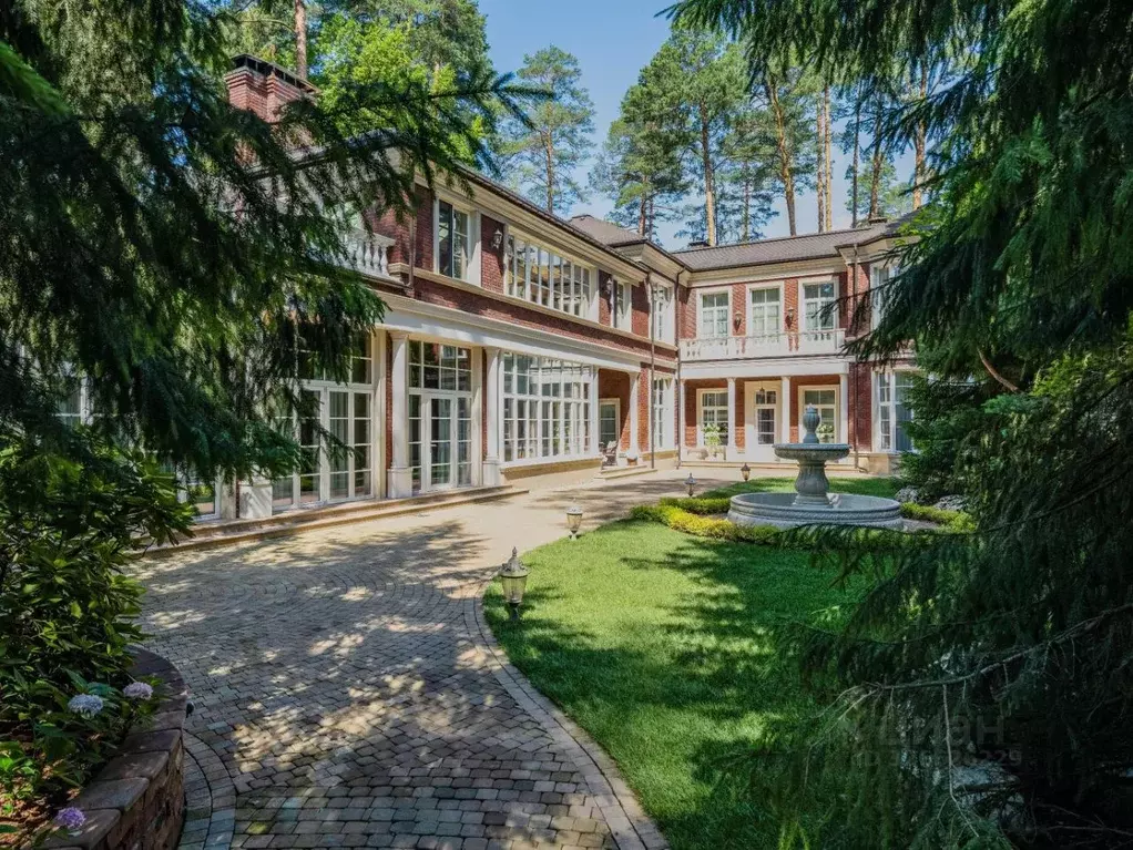 Коттедж в Московская область, Одинцовский городской округ, д. Жуковка, ... - Фото 1