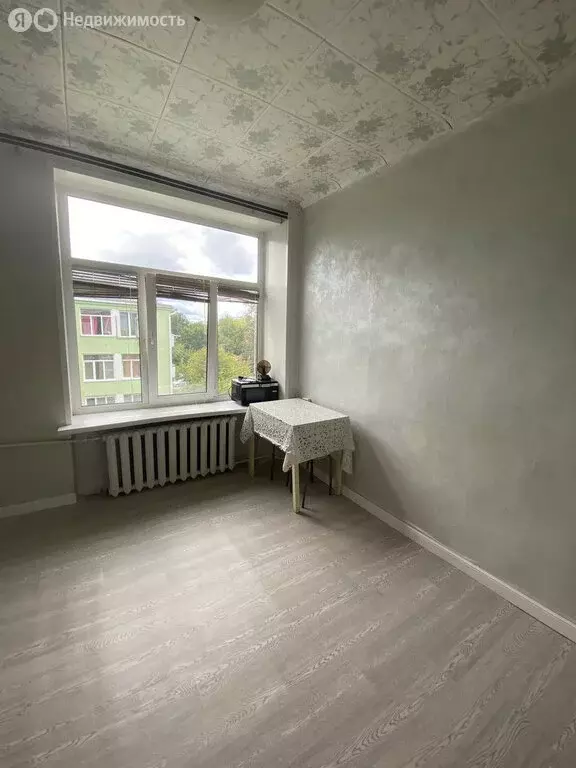 1к в 8-комнатной квартире (19 м) - Фото 0