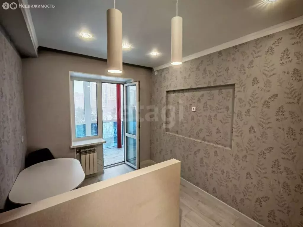 2-комнатная квартира: Омск, проспект Комарова, 11/3 (53 м) - Фото 1