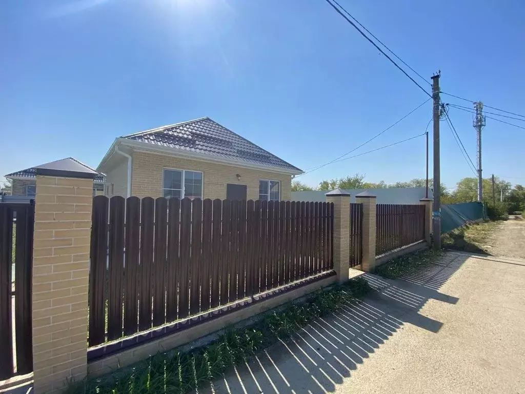 Дом в Краснодарский край, Краснодар № 13 завода имени Седина садовое ... - Фото 1