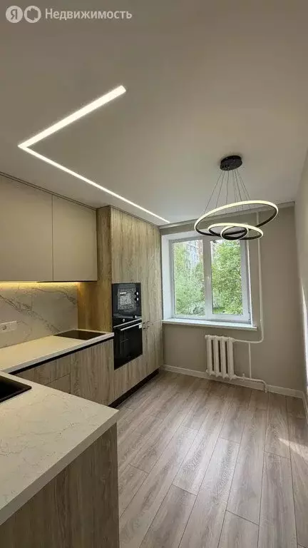 3-комнатная квартира: Тюмень, улица Александра Логунова, 20 (81 м) - Фото 1