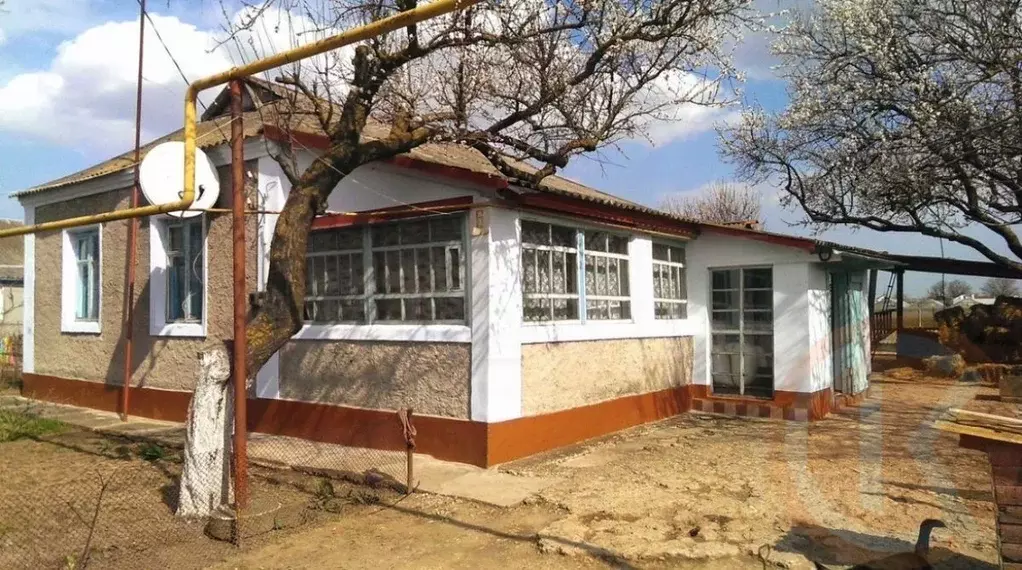 Дом в Крым, Джанкойский район, Завет-Ленинское с/пос, с. Мартыновка ... - Фото 1