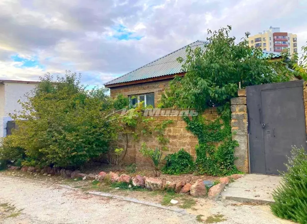 Дом в Крым, Симферополь ул. Балаклавская, И54 (96 м) - Фото 1