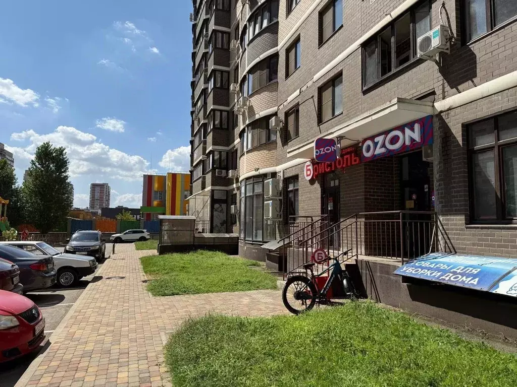 Торговая площадь в Краснодарский край, Краснодар ул. Цезаря Куникова, ... - Фото 0