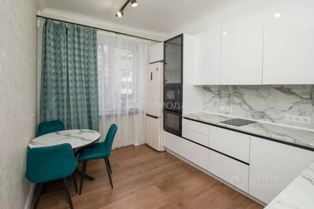 2-к кв. Кемеровская область, Новокузнецк ул. Суворова, 4 (60.7 м) - Фото 1