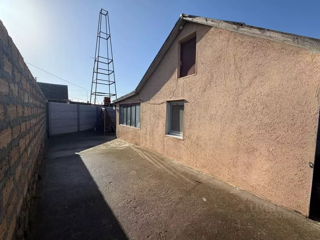 Дом в Крым, Черноморское пгт ул. Школьная (60 м) - Фото 1