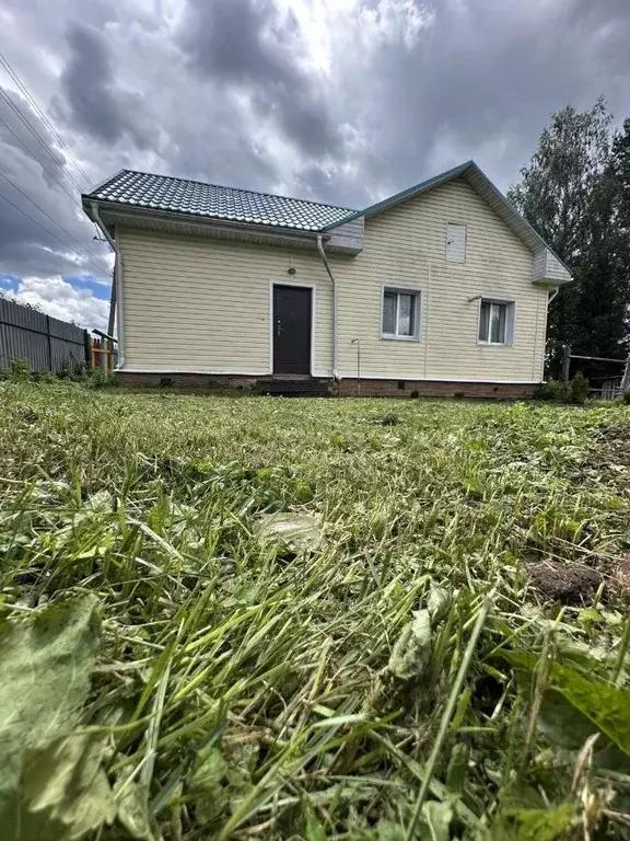 Дом в Смоленская область, Краснинский муниципальный округ, д. Гусино ... - Фото 1