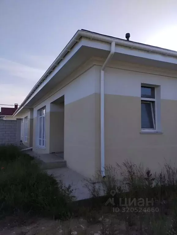 Дом в Крым, Симферопольский район, с. Мирное ул. Покровская (125 м) - Фото 0