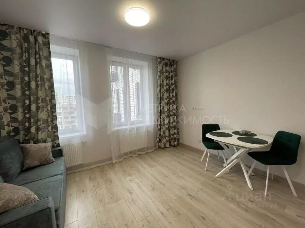 Студия Тюменская область, Тюмень ул. Новоселов, 105 (25.2 м) - Фото 1