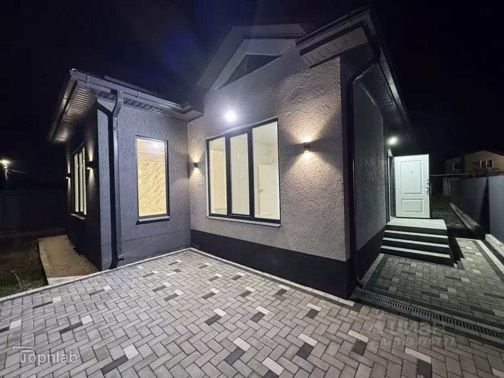 Дом в Краснодарский край, Темрюк пер. Цветочный (118 м) - Фото 1