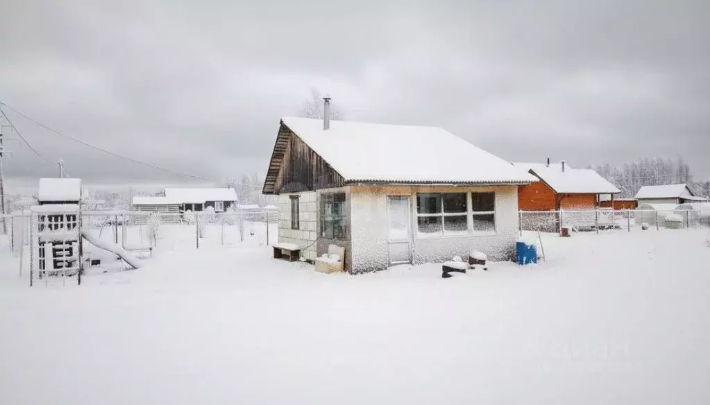 Дом в Ленинградская область, Киришский район, Пчевжинское с/пос, ... - Фото 1