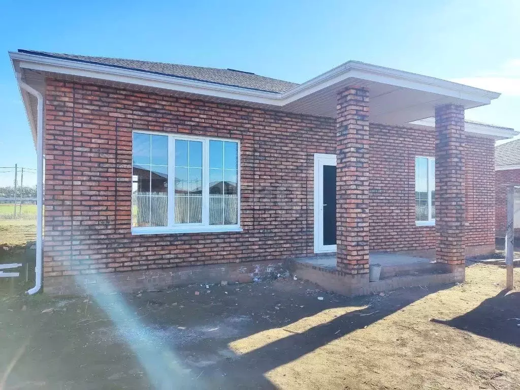 Дом в Ростовская область, Неклиновский район, Новобессергеневское ... - Фото 1