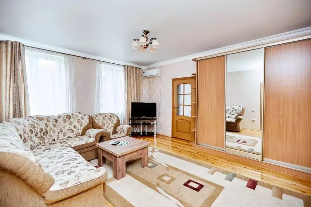 2-к кв. Ставропольский край, Пятигорск просп. Кирова, 61с1 (57.0 м) - Фото 0