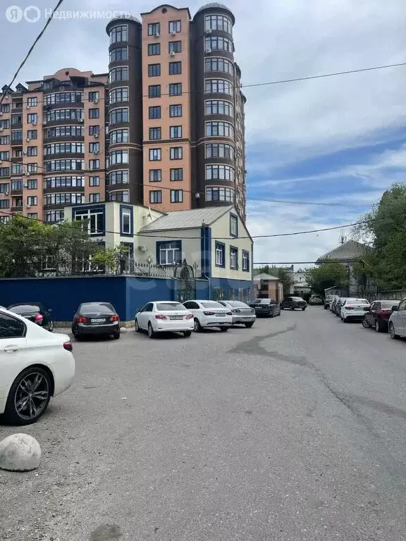 2-комнатная квартира: Махачкала, улица Крылова, 40В (74 м) - Фото 2