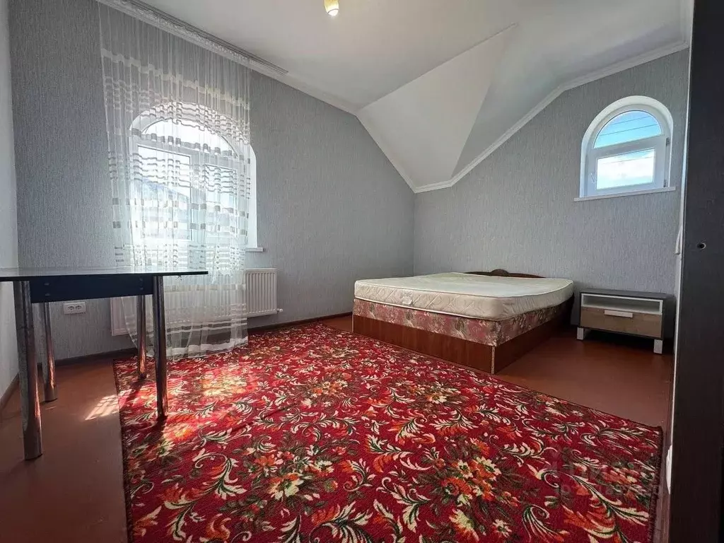 Дом в Крым, Симферополь ул. Найле Велиевой (100 м) - Фото 1