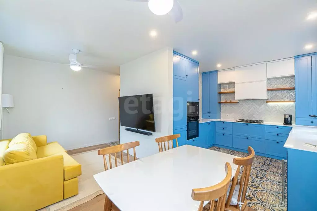 3-к кв. Севастополь ул. Адмирала Азарова, 39 (85.1 м) - Фото 0