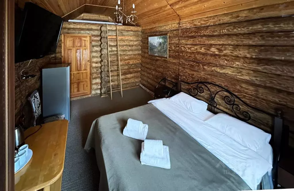 Дом в Карачаево-Черкесия, Зеленчукский район, с. Архыз ул. Лесная (28 ... - Фото 1