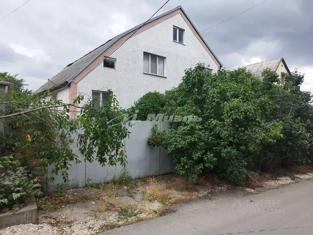 Дом в Крым, Симферопольский район, с. Мирное ул. Южная, 86 (250 м) - Фото 0