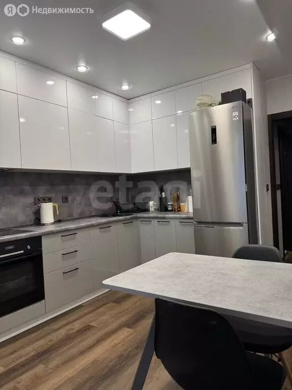 1-комнатная квартира: Тюмень, улица Александра Протозанова, 18к1 (38.9 ... - Фото 1