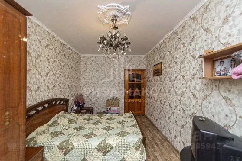 3-к кв. Брянская область, Брянск Авиационная ул., 34 (92.4 м) - Фото 0