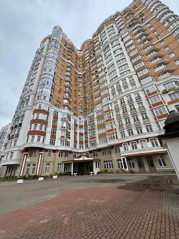 Продается 4-комнатная квартира - Фото 2