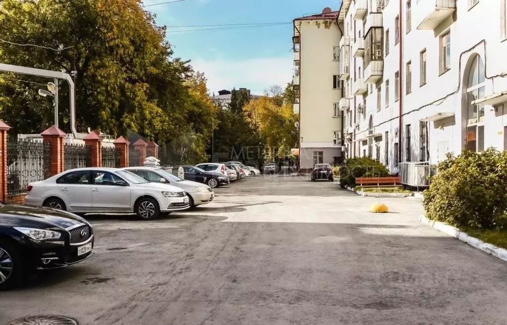 2-к кв. Тюменская область, Тюмень ул. Орджоникидзе, 51 (61.0 м) - Фото 0