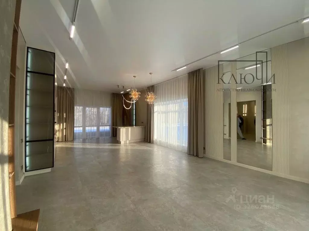 Дом в Челябинская область, Магнитогорск ул. Сергея Пускепалиса (205 м) - Фото 2