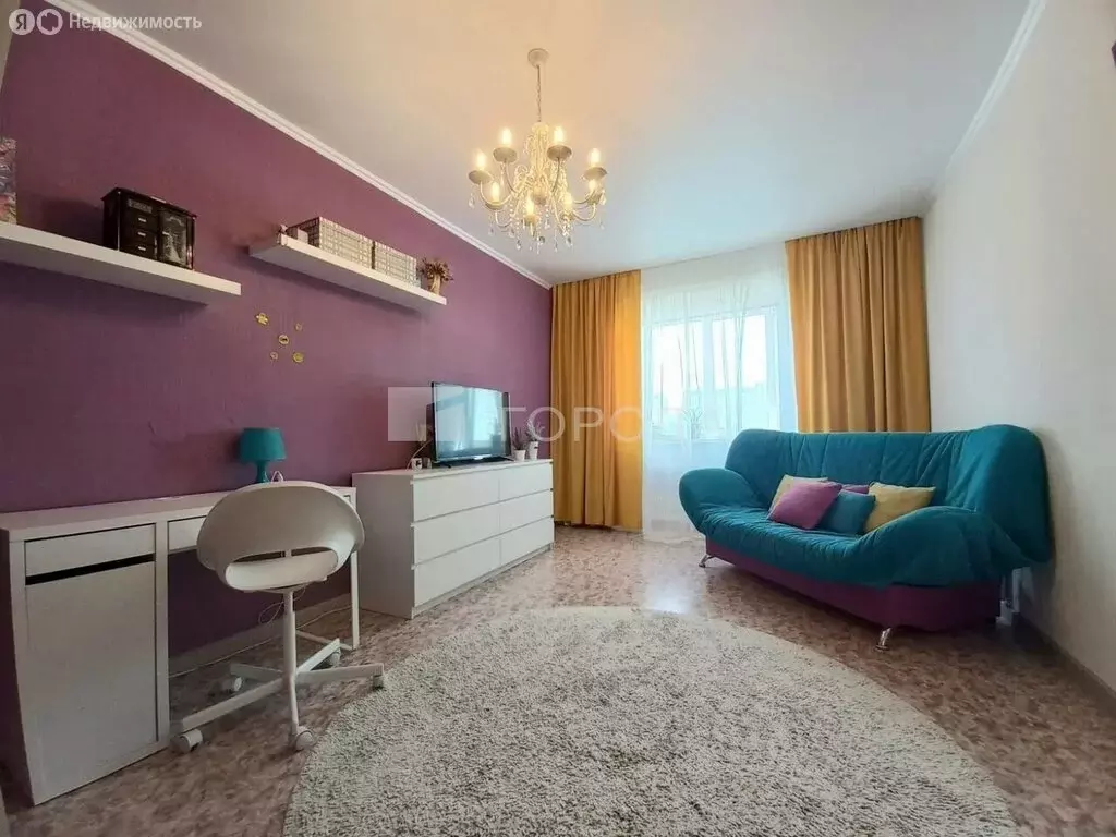 3-комнатная квартира: Барнаул, Власихинская улица, 81 (100 м) - Фото 1