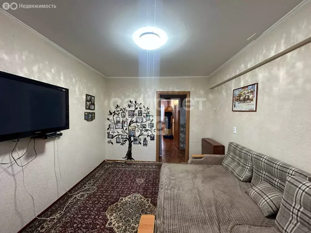 3-комнатная квартира: Омск, улица Ватутина, 6 (58.7 м) - Фото 1