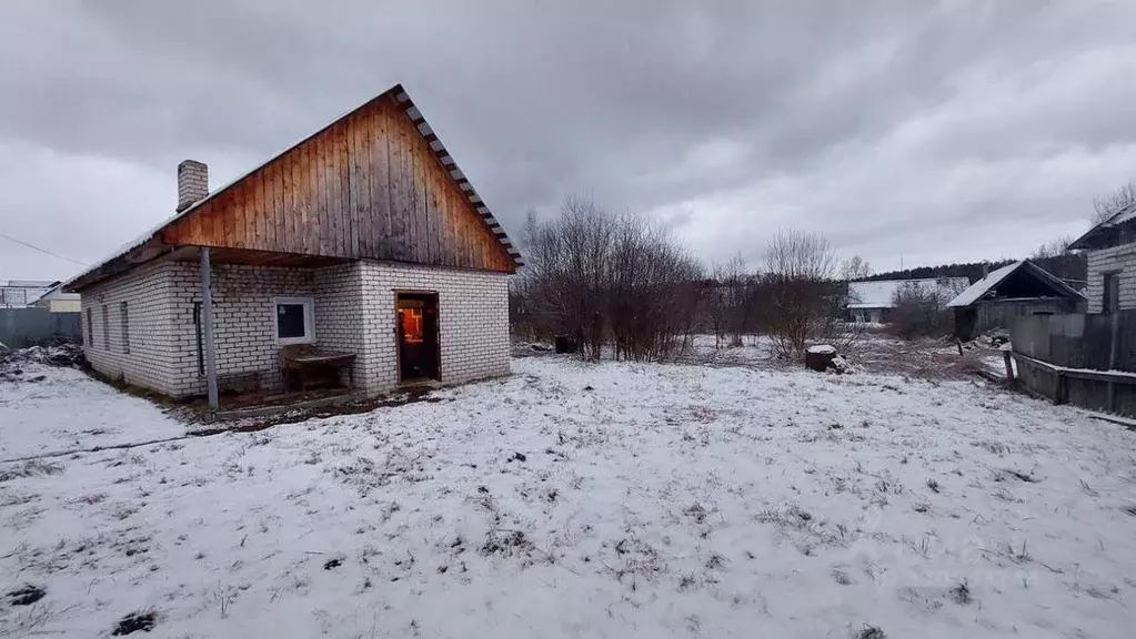 Дом в Брянская область, Жуковка Больничная ул. (70 м) - Фото 1