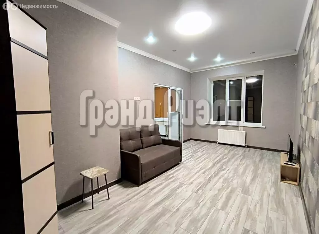 1-комнатная квартира: Невинномысск, улица Калинина, 171Б (39 м) - Фото 0