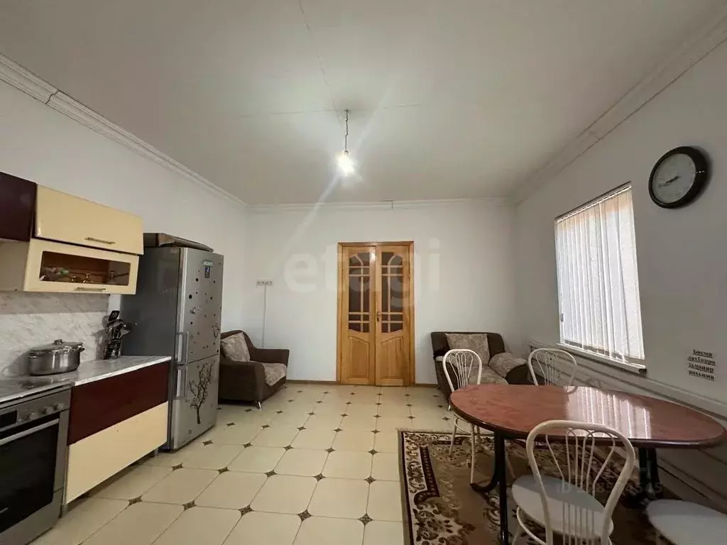 Дом в Ингушетия, Назрановский район, Кантышево с/пос, с. Кантышево ул. ... - Фото 1