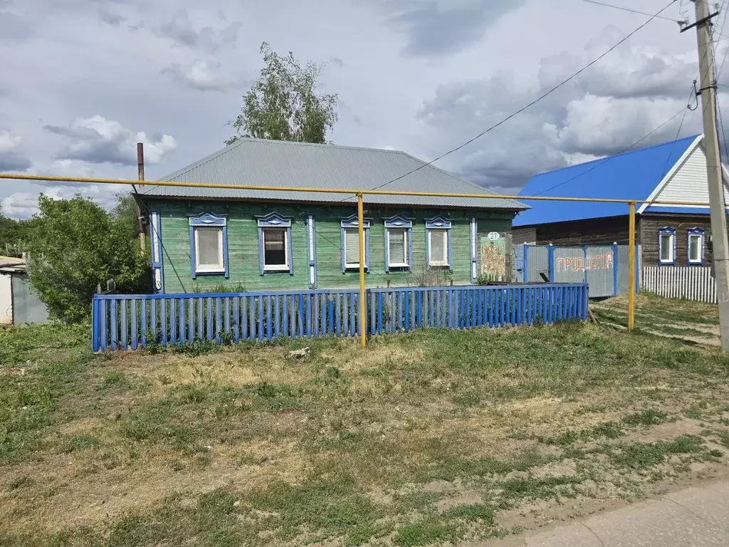 Дом в Самарская область, Большая Глушица с/пос, с. Большая Глушица ул. ... - Фото 1