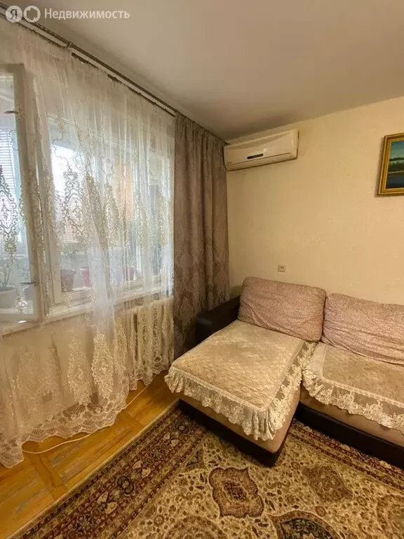 3-комнатная квартира: Ростов-на-Дону, микрорайон Северный, улица ... - Фото 1