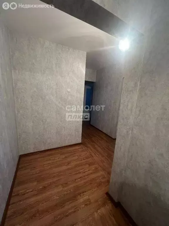 2-комнатная квартира: Омск, улица Леонида Маслова, 2 (60 м) - Фото 2