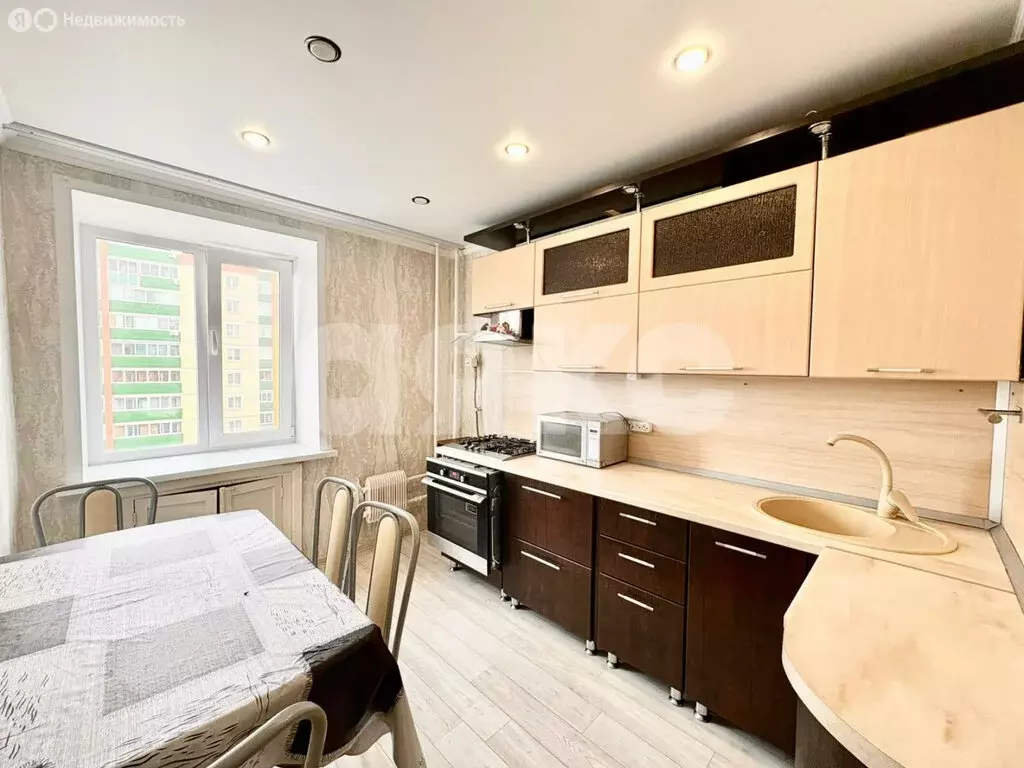 4-комнатная квартира: Нижнекамск, проспект Строителей, 42 (71.3 м) - Фото 1